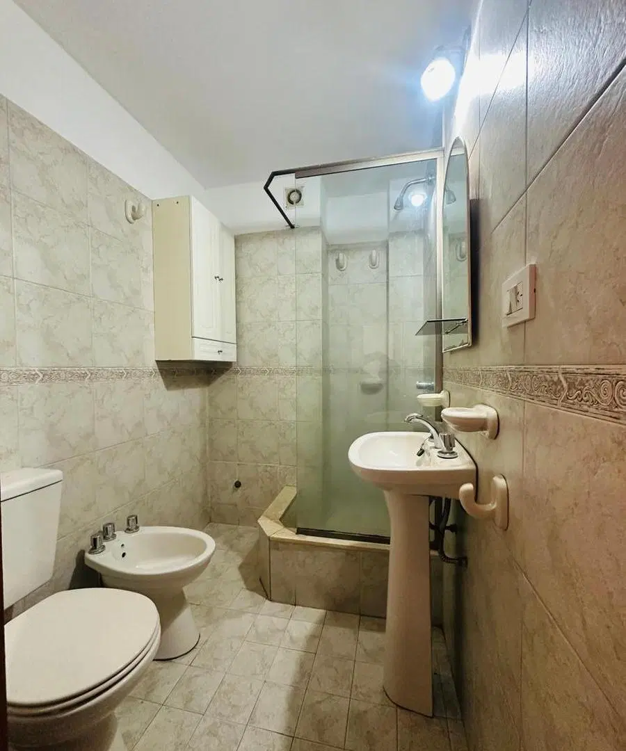 VENTA EXCELENTE DPTO DOS DORMITRIOS ALBERDI 4
