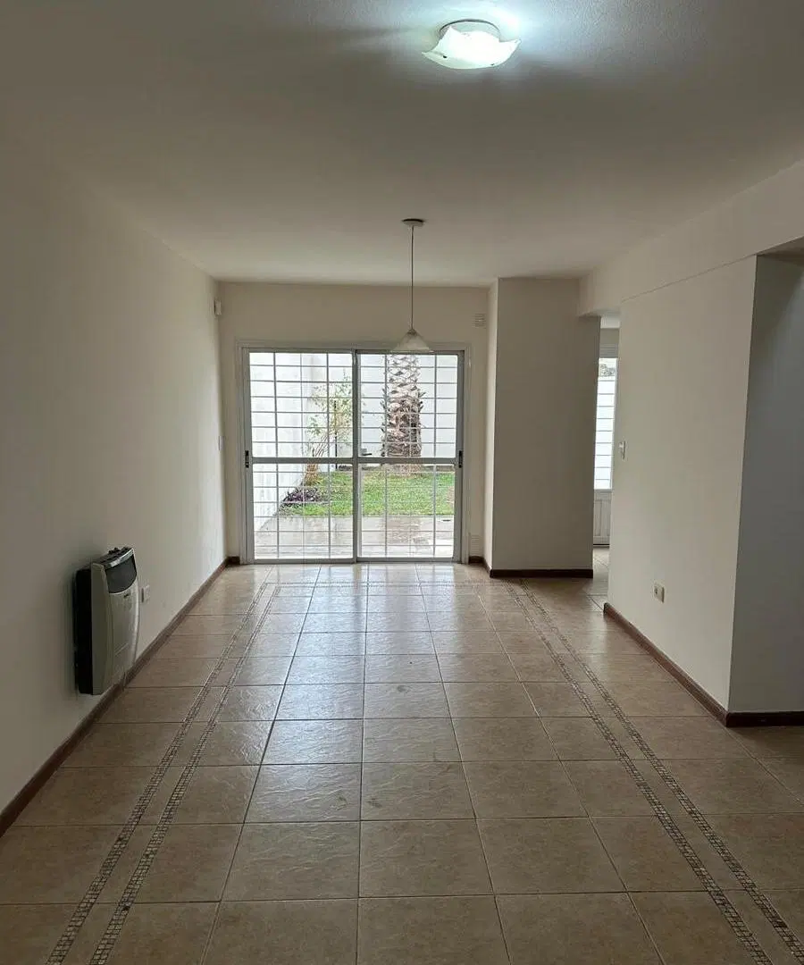 ALQUILER DUPLEX 4 DORMITORIOS B° JARDÍN 1