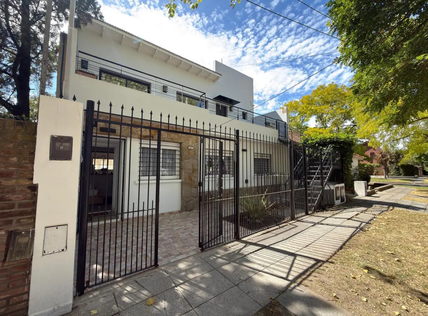 VENTA CASA(3) AMB. TOTALMENTE RECICLADA - PARQUE LURO 2