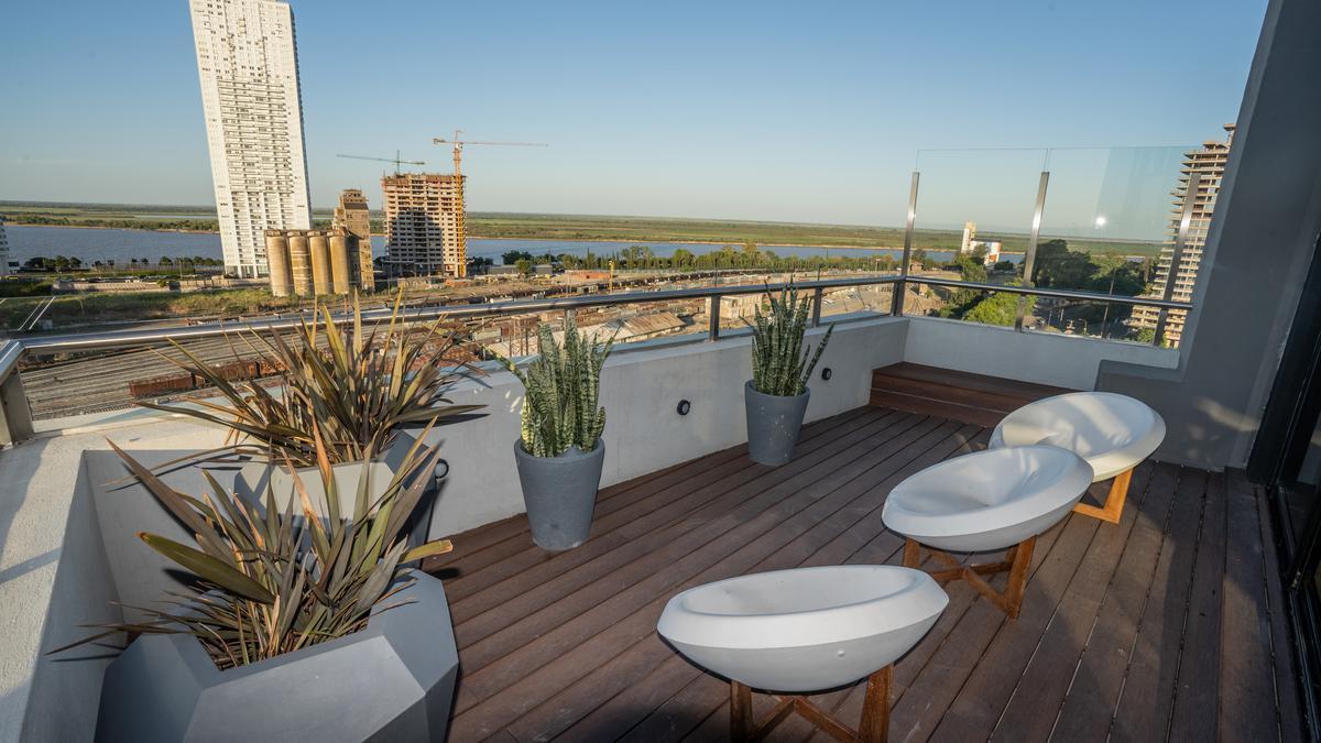 Venta Departamento de Tres Dorm. con Balcón Terraza y Amenities. 260 m². Rosario, Refinerias 4