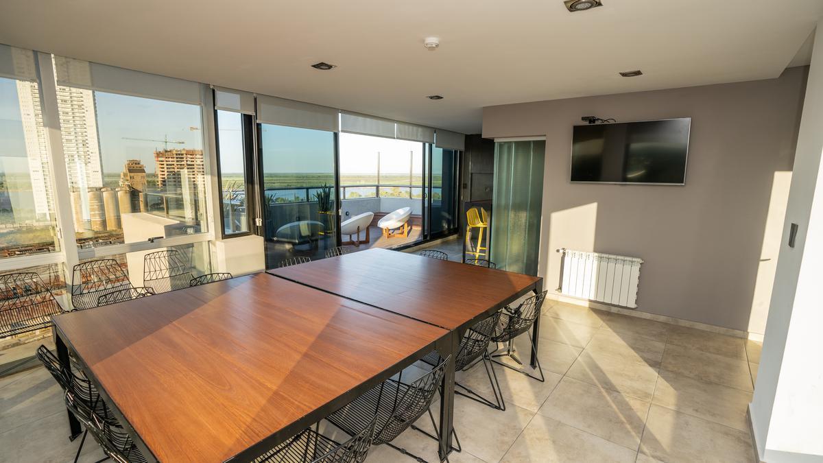 Venta Departamento de Tres Dorm. con Balcón Terraza y Amenities. 260 m². Rosario, Refinerias 5
