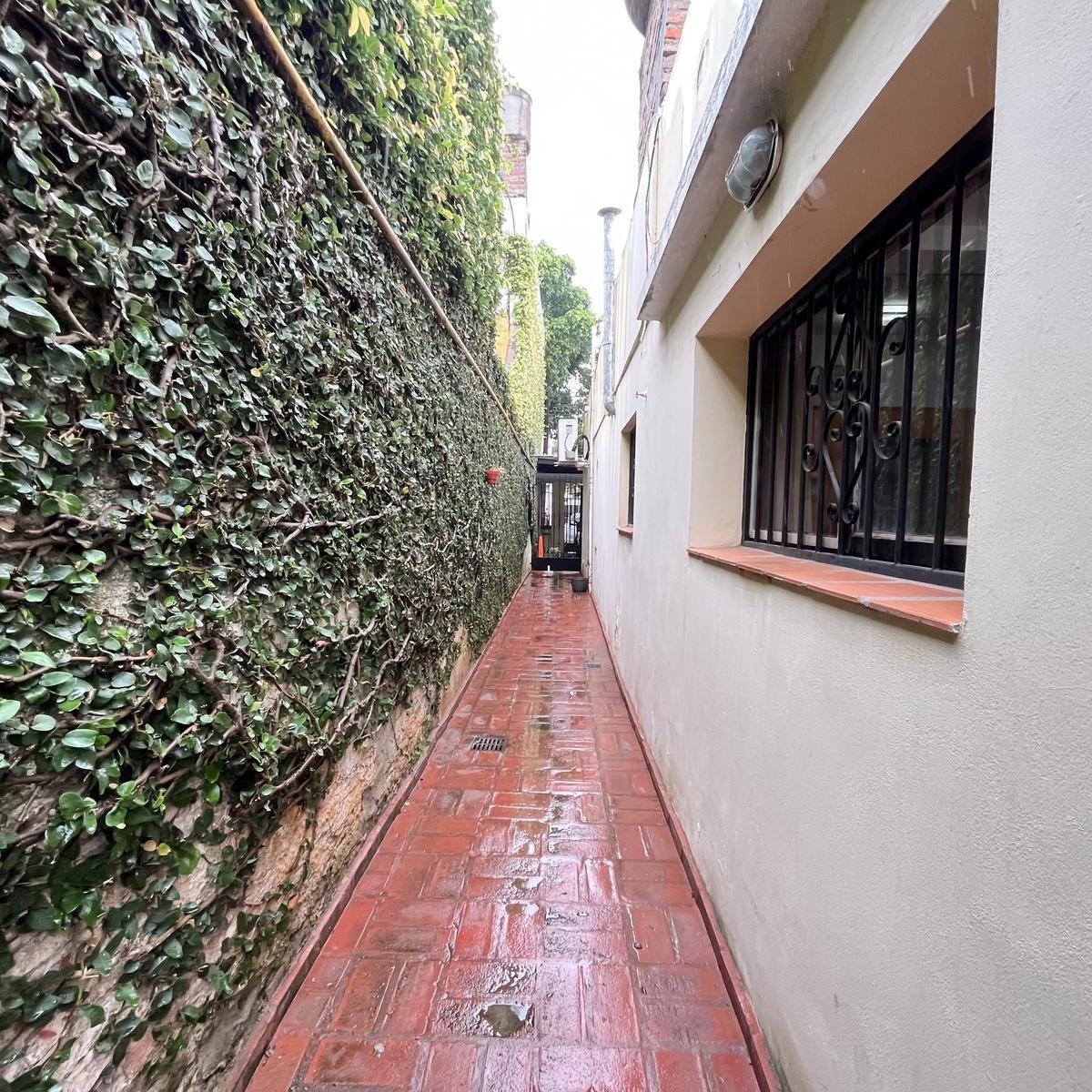 Venta Casa en Pb de Tres Dorm. con Quincho y Pileta. Rosario, Roque Saenz Peña 2
