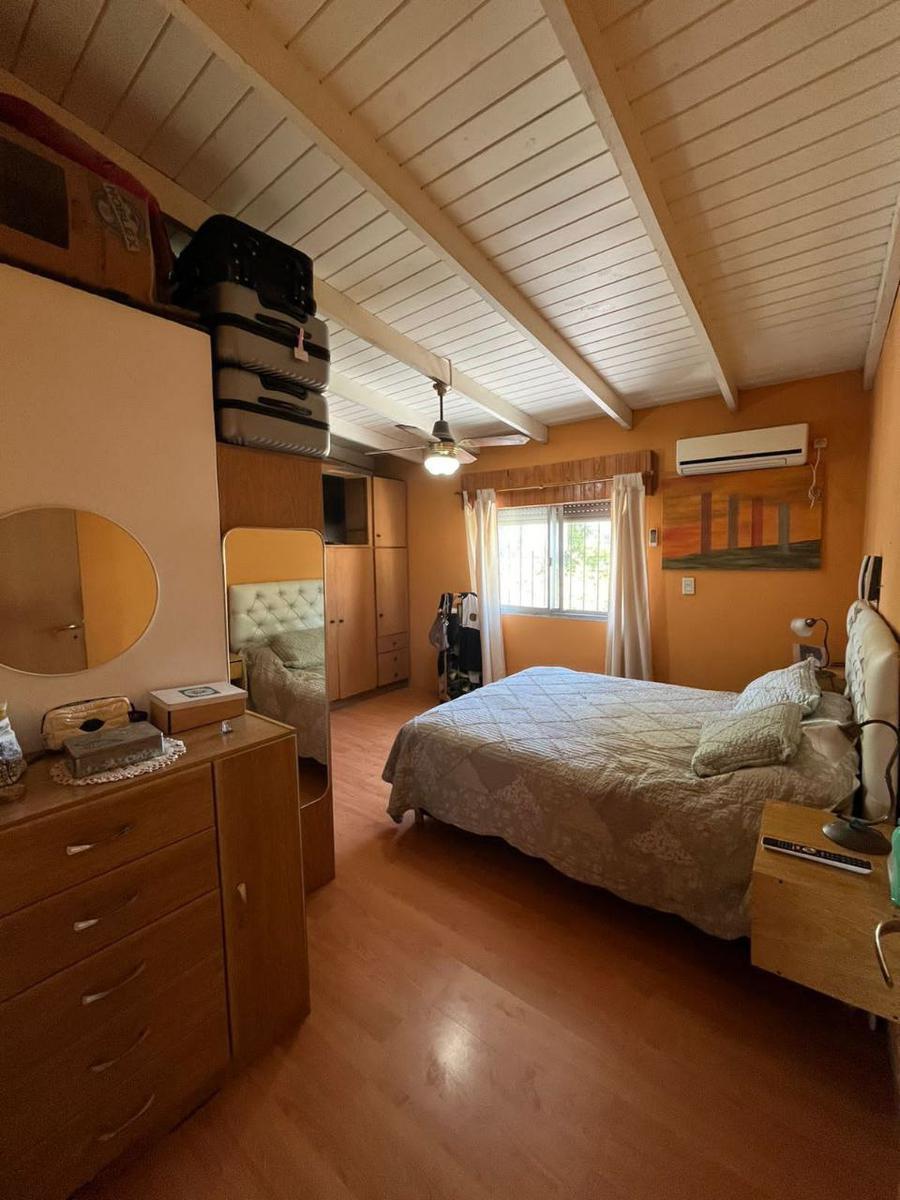 Casa de Pasillo Única en Alberdi 2