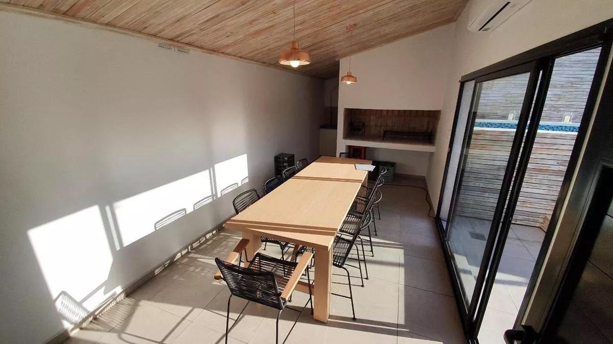 VENTA: monoambiente con balcón al frente y amenities. Barrio Echesortu, Rosario