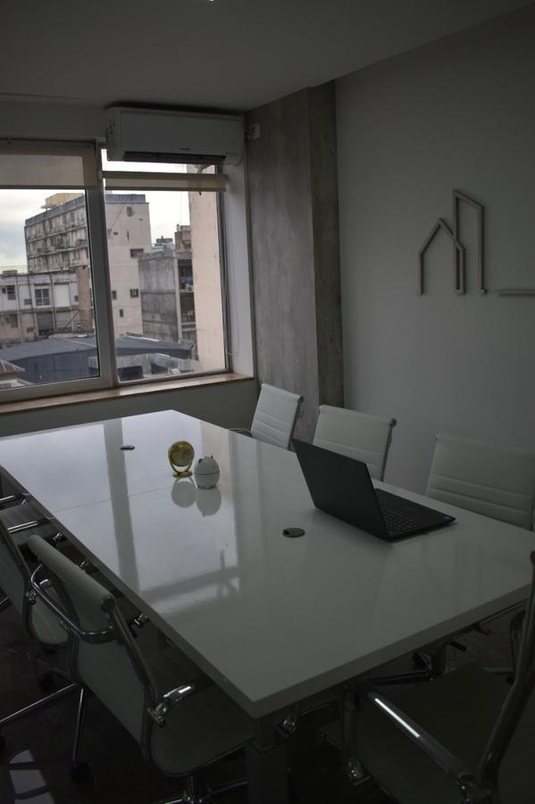 Foto de VENTA: Oficina reciclada a nueva en pleno centro de Rosario, imagen 2