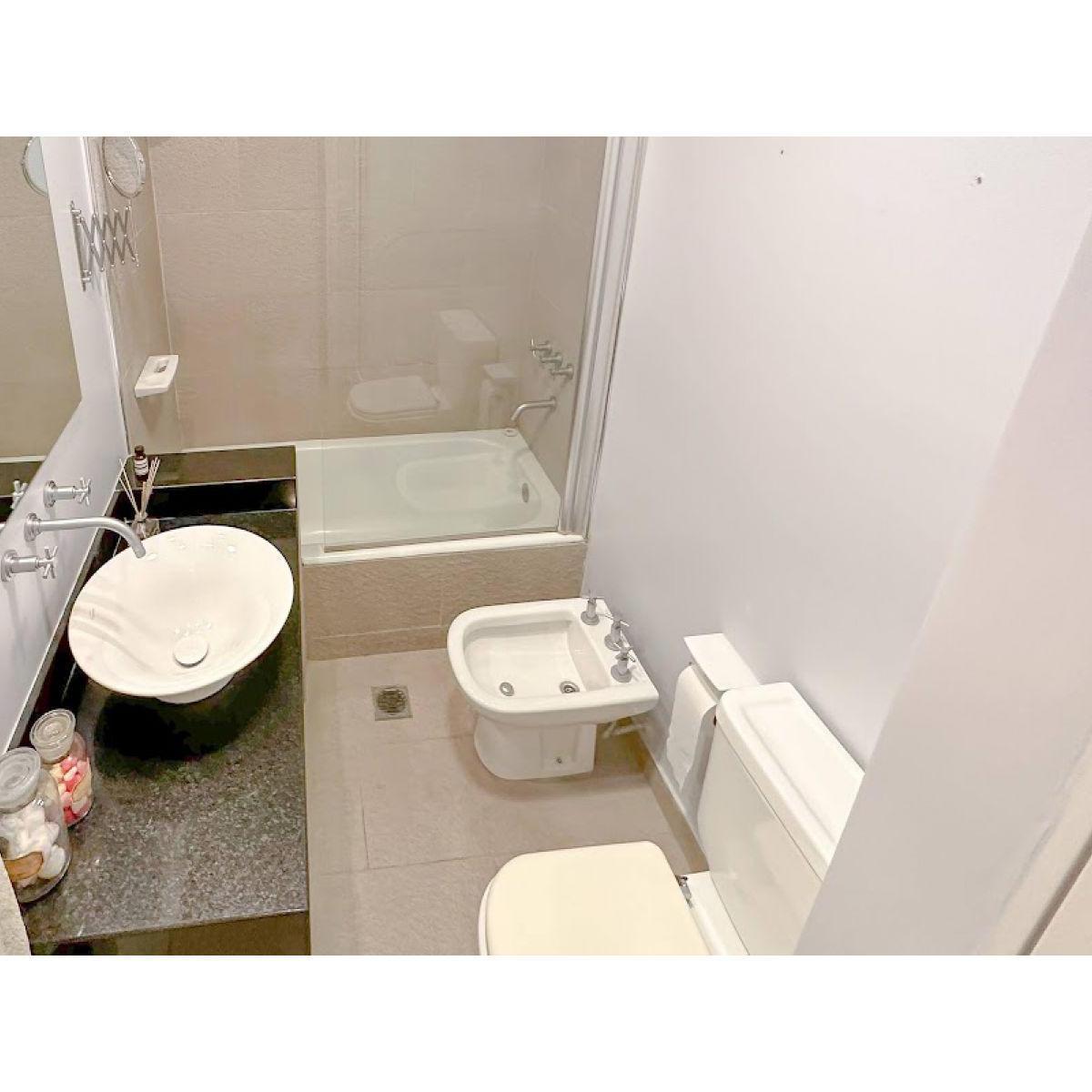 Venta | Casa de Cuatro Dorm. en Rosario. 3