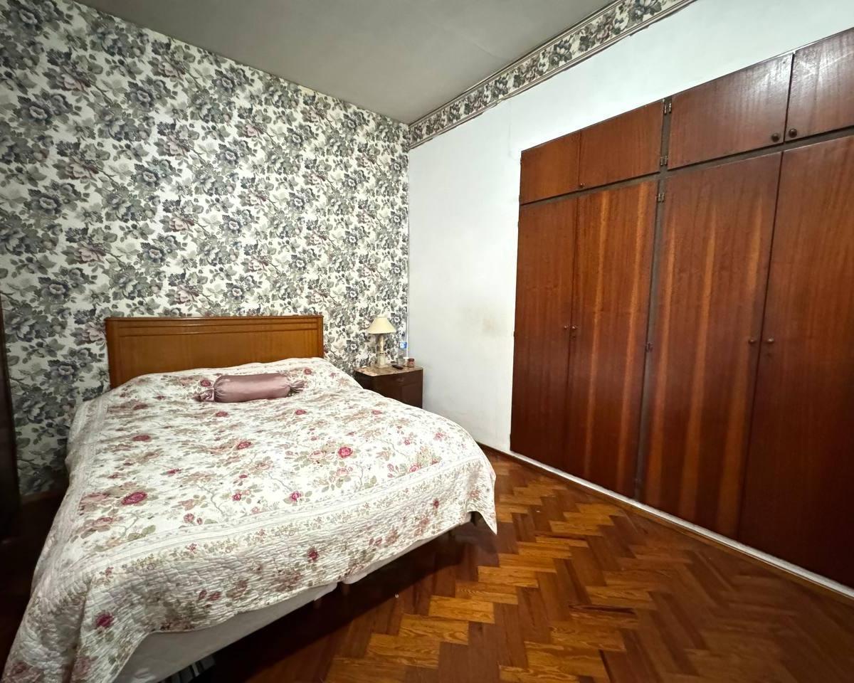 Venta Importante Casa de Cinco Dorm., Dos Cocheras, Jardin y Pileta. Rosario Luis Agote 3