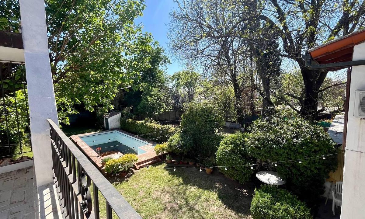 Casa de Tres Dorm. con Pileta y Gran Jardín en Fisherton, Rosario. 2