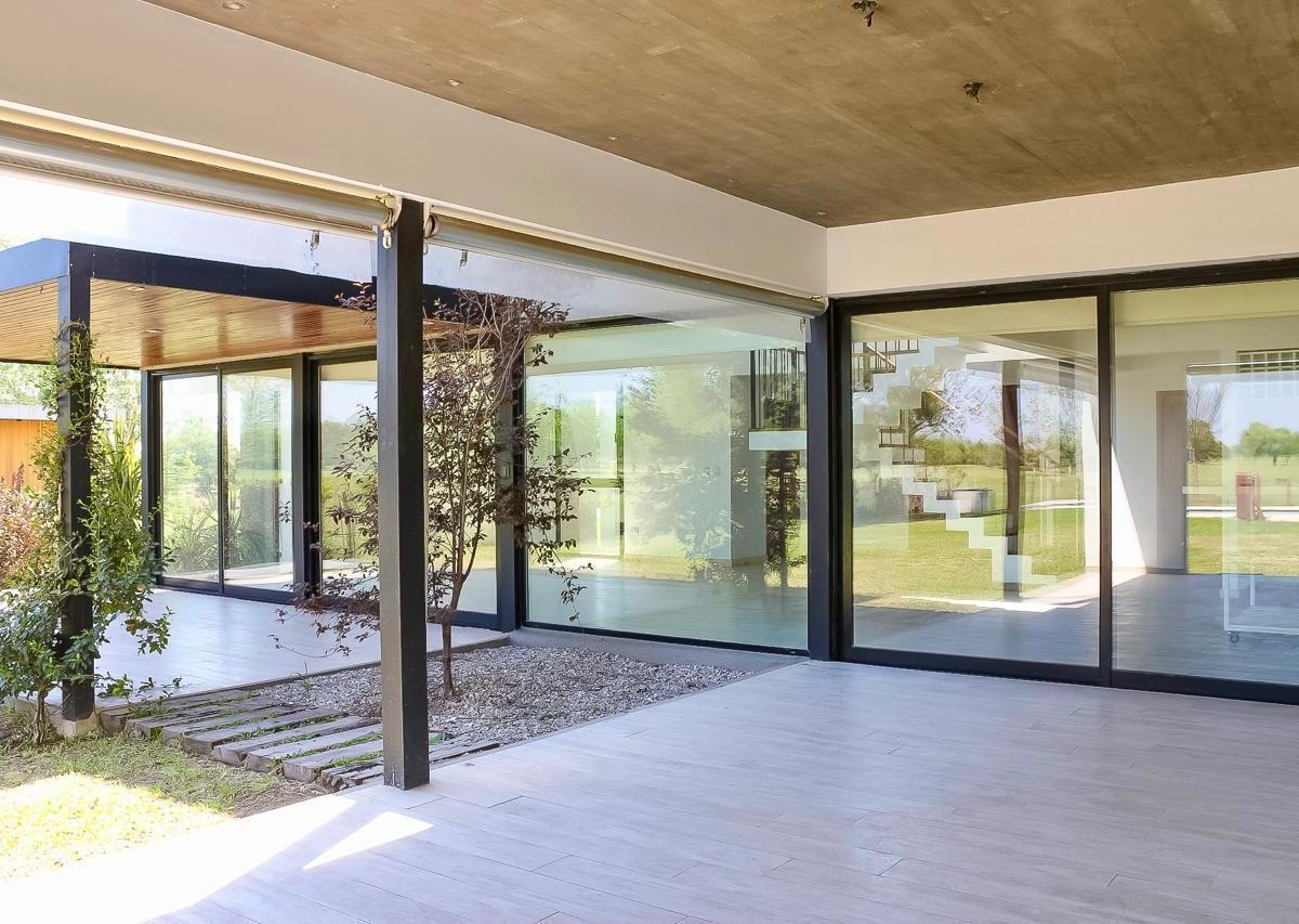 Venta Casa de 3 Dorm. con Pileta. Rinconada, Ibarlucea 3
