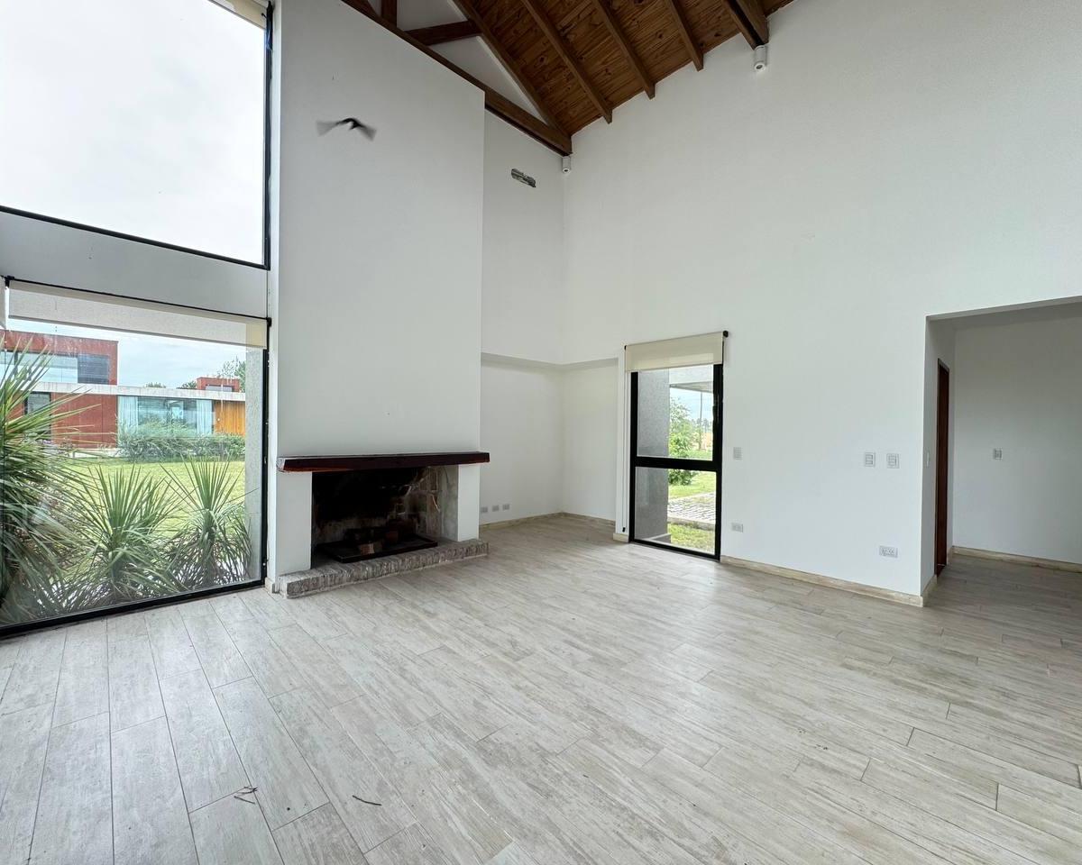 Venta Casa de 3 Dorm. con Pileta. Rinconada, Ibarlucea 5