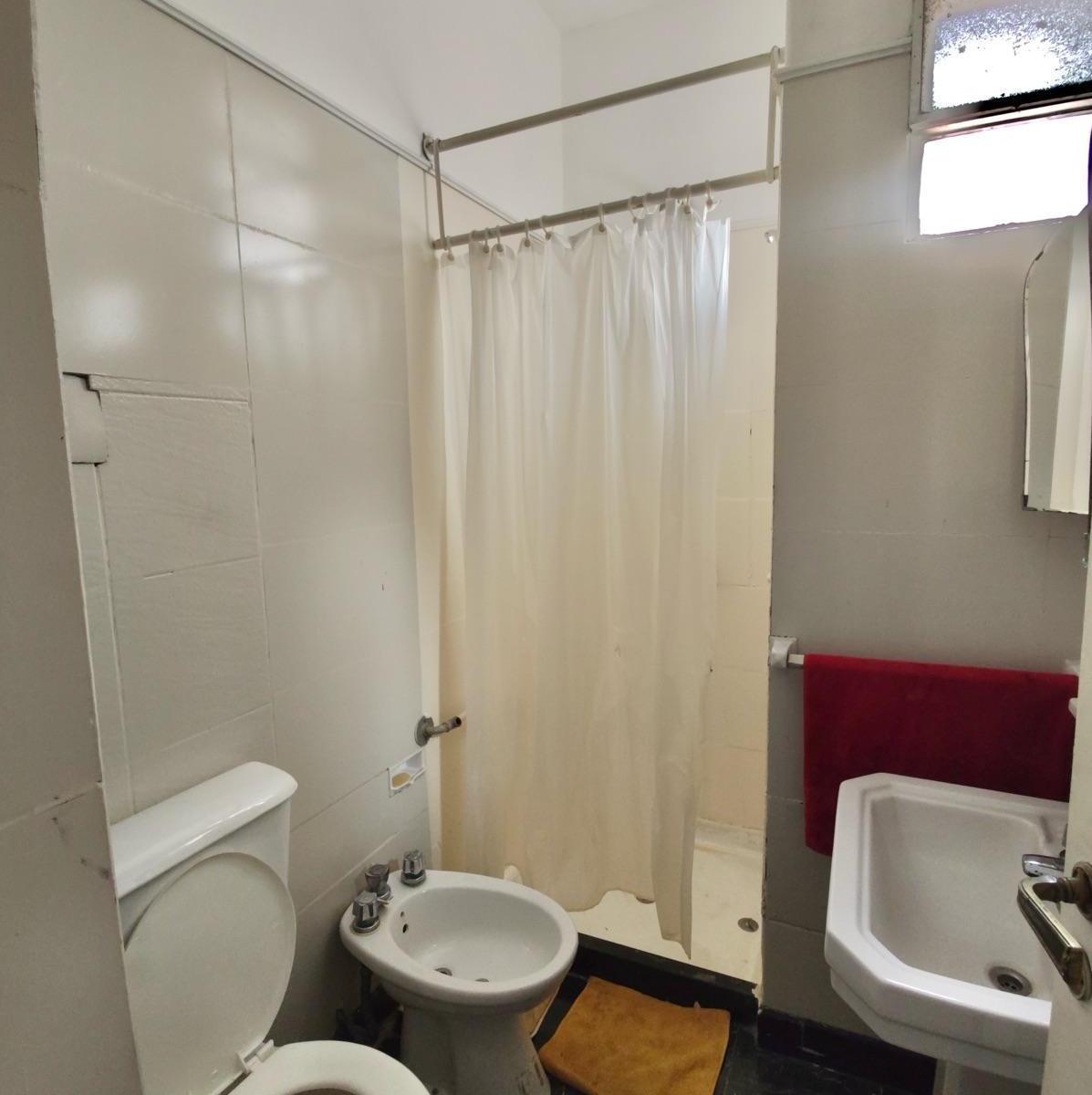 Venta - Departamento de Tres Dorm., Piso Exclusivo en El Centro de Rosario 2