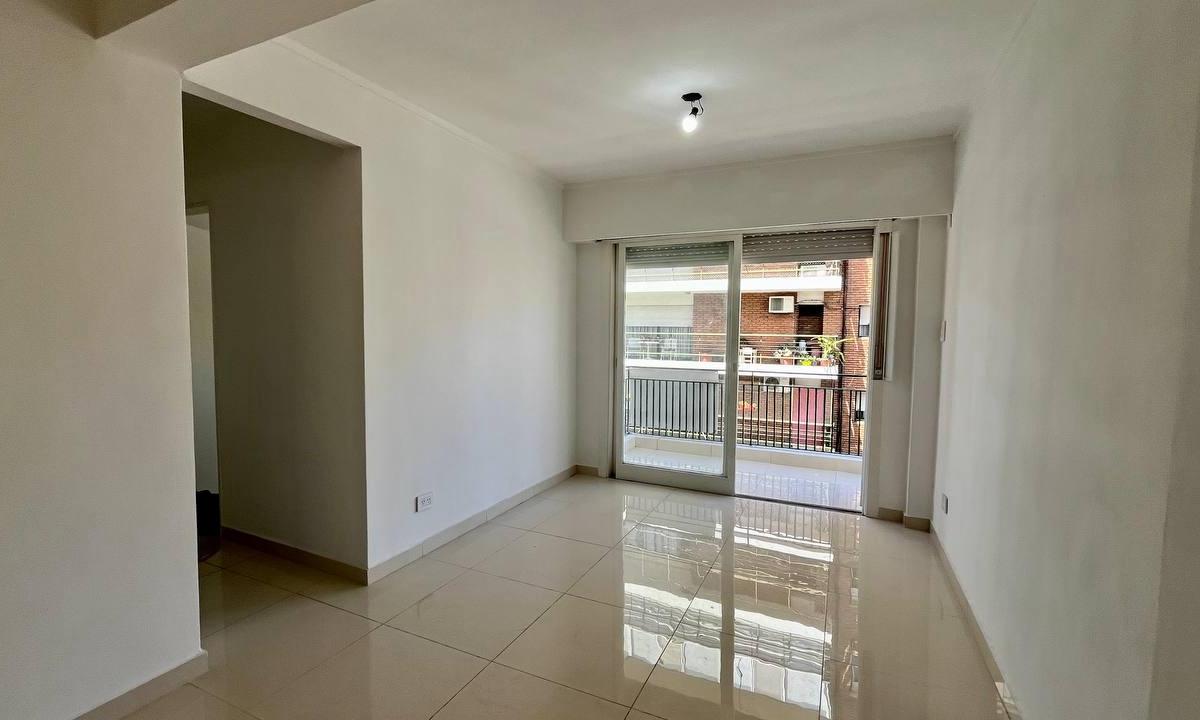 Venta - Departamento de Dos Dorm. con Balcón en Centro, Rosario 5