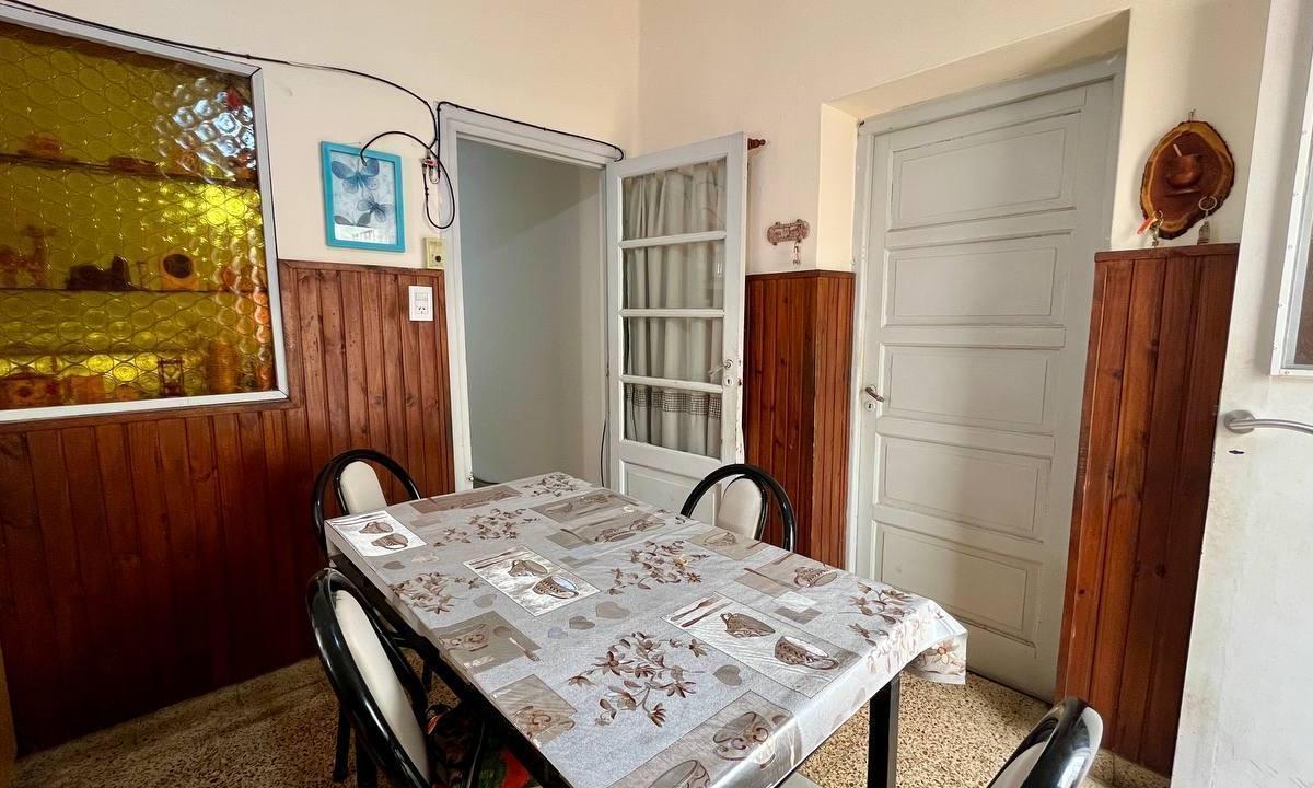 Venta - Dos Casas con Dos Cocheras Sobre Terreno de 208 m² en Refinerias, Rosario 4