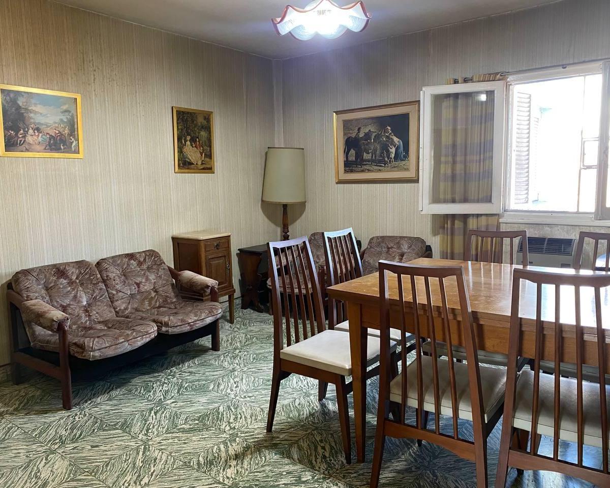 Venta - Departamento de Dos Dorm. en Pellegrini y Alsina 4