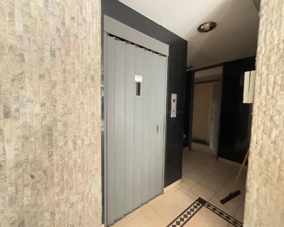 Venta - Departamento de Tres Dorm. con Balcón Al Frente Para Reciclar. Rosario, Centro 5