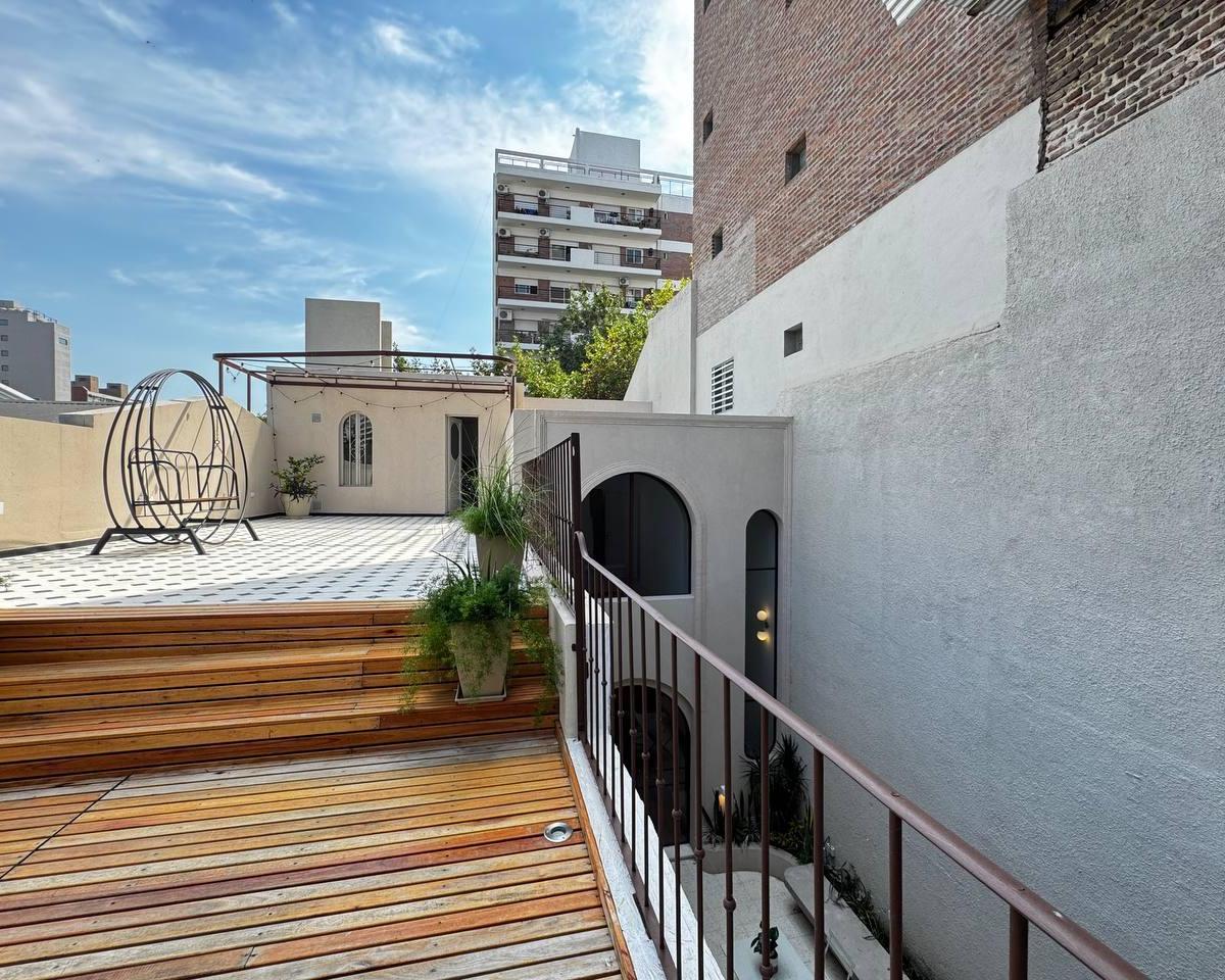 Venta - Casa Al Frente de Cuatro Dorm., Cochera y Terraza con Pileta en Barrio Abasto, Rosario 5