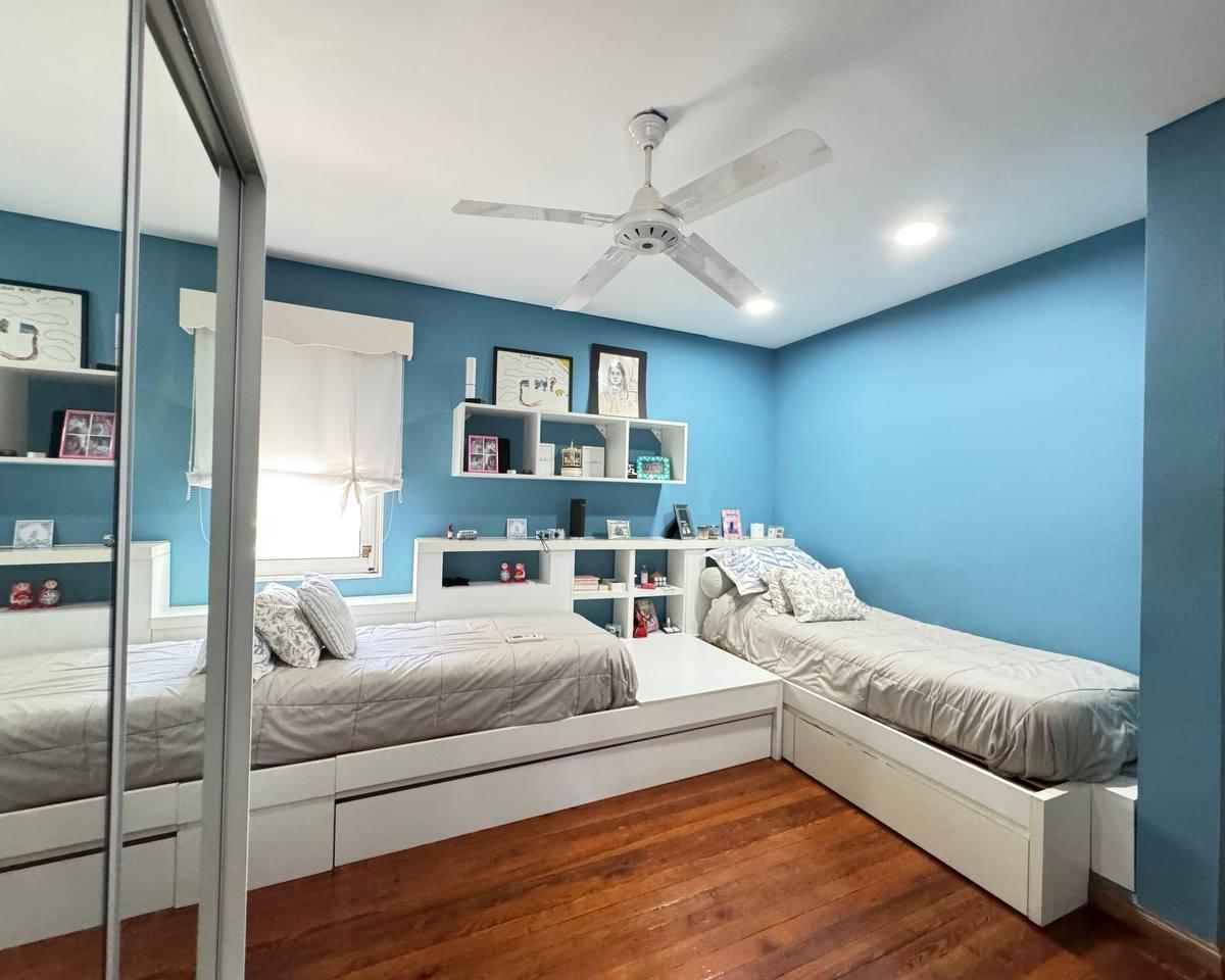 Venta - Casa de Tres Dorm. con Pileta, Galería y Cocheras. Fisherton, San Eduardo, Rosario 2