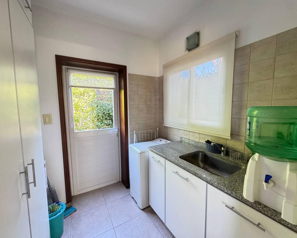 Venta - Casa Ápto Credito de 2 Dorm.. Miraflores, Funes 5