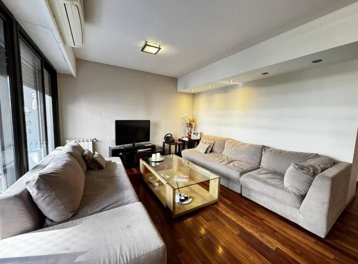 Venta - Departamento de tres dormitorios con balcón, cochera y amenities. Rosario, Centro Río 2