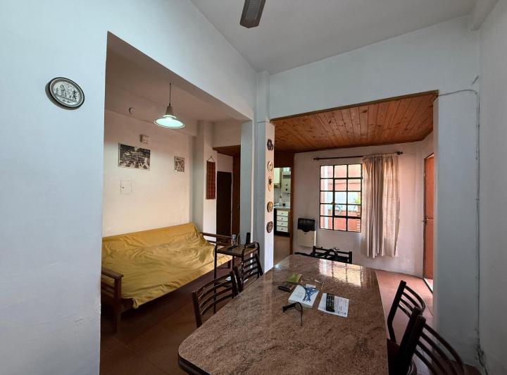 Venta - Departamento de pasillo de un dormitorio y patio en Barrio Islas Malvinas, Rosario 3