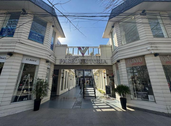 Venta - Local comercial de 20 m2 a estrenar en Paseo Victoria, Funes 4