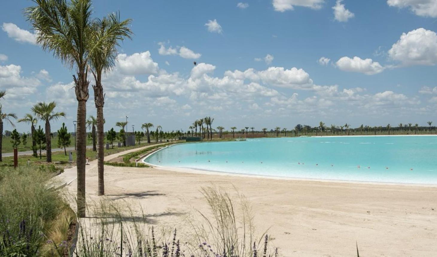 VENTA: Terreno de 878 m2 en Vida Lagoon, Funes.