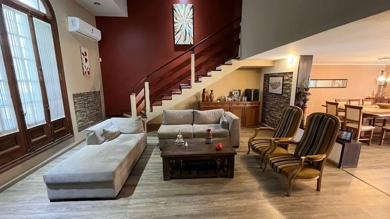 VENTA/PERMUTA - Casa de 3 dormitorios con terraza y parrillero en Pichincha, Rosario. Apta crédito. 2