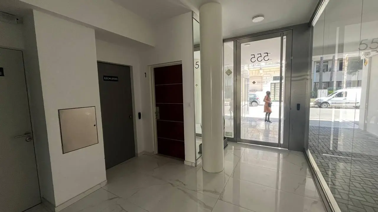 VENTA: departamento de un dormitorio con balcón terraza. Zona Centro, Rosario 4