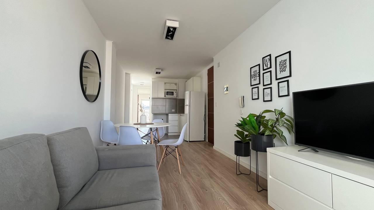 VENTA: departamento de un dormitorio con balcón terraza. Zona Centro, Rosario