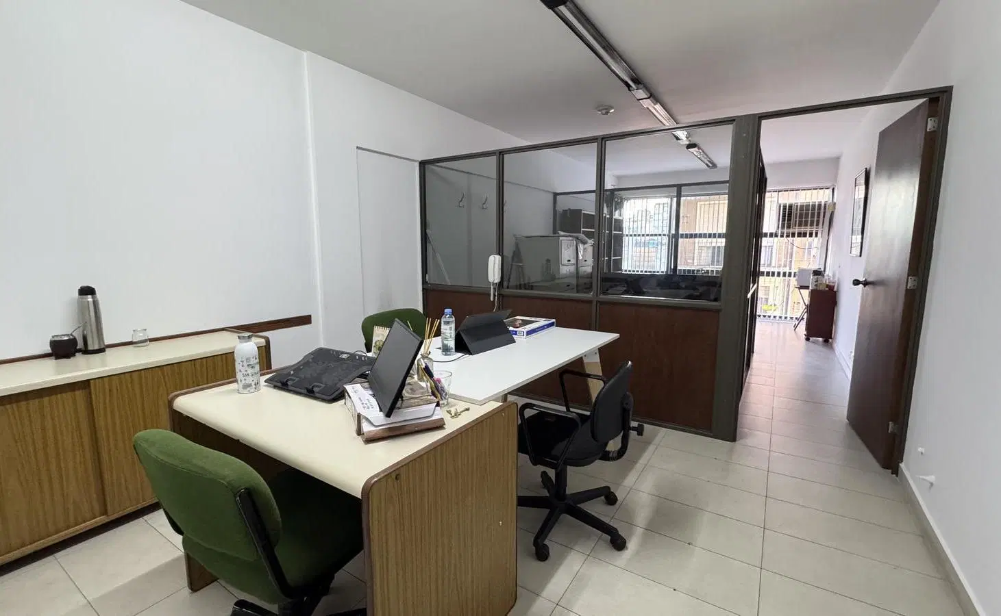 Pasaje Araya 600 - Oficina en Venta con Cochera, Zona Centro 2