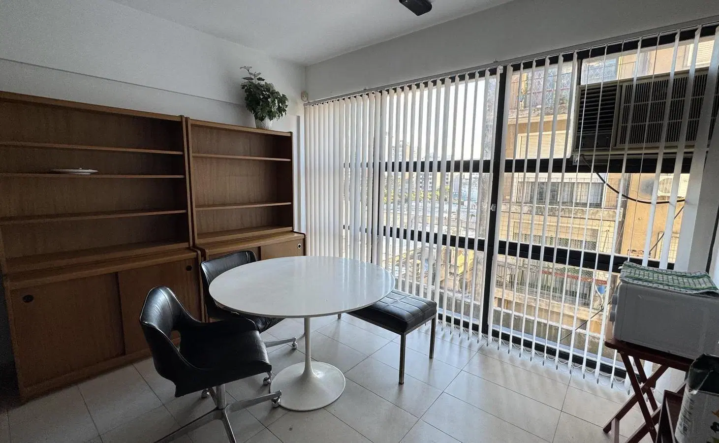 Pasaje Araya 600 - Oficina en Venta con Cochera, Zona Centro 5