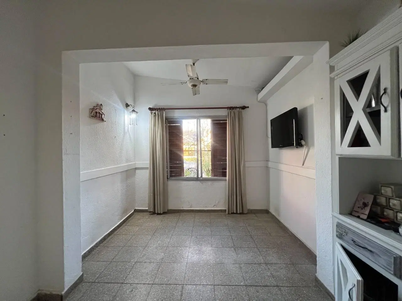 Venta - Casa de tres dormitorios con patio en Parque Field, Rosario 5