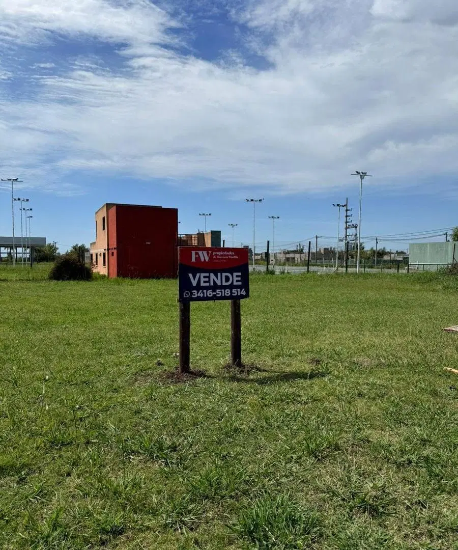 VENTA - Terreno con superficie total de 741 m2, en Barrio Abierto Funes Town 2