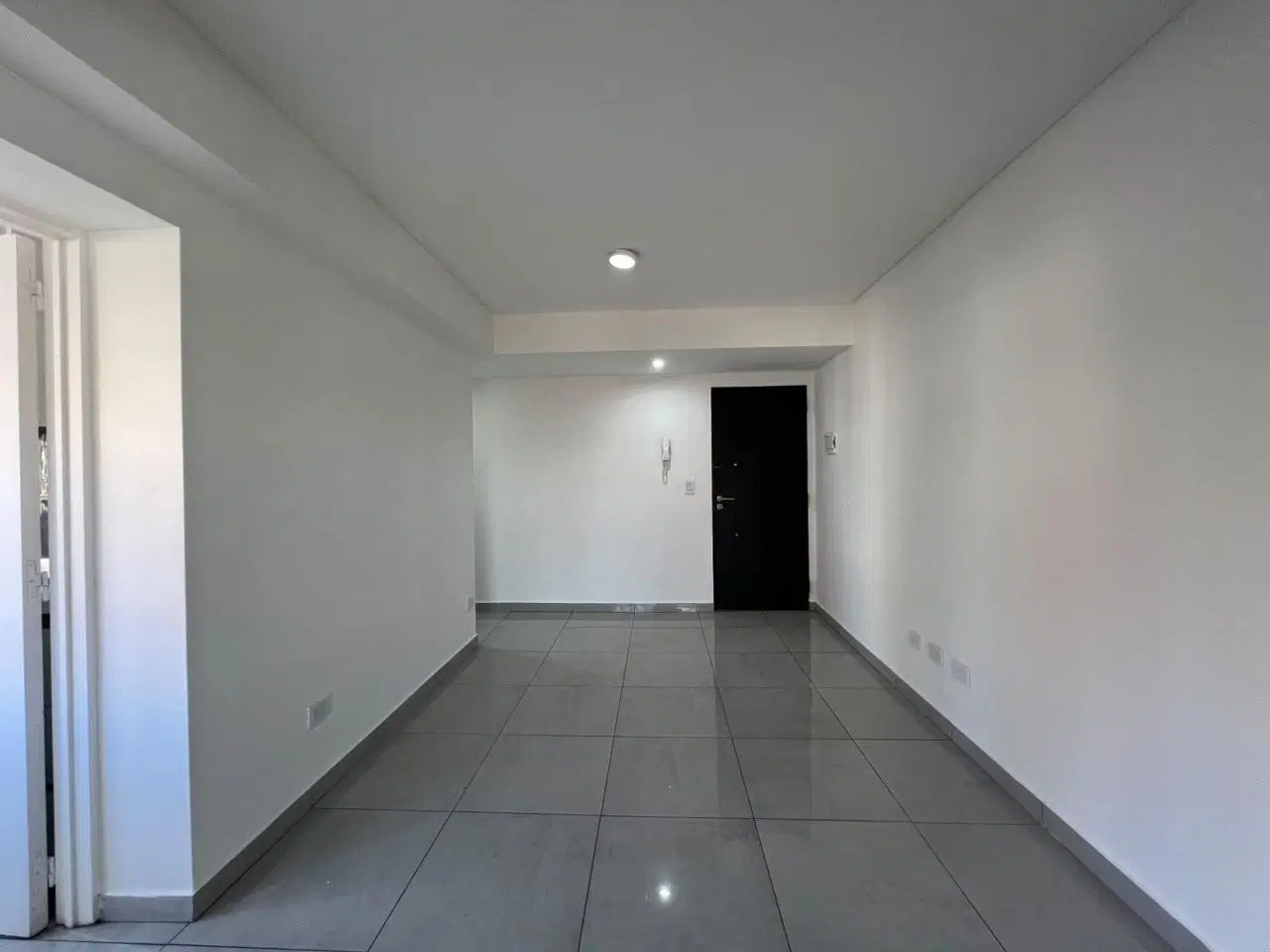 Venta - Departamento de un dormitorio con terraza exclusiva en Echesortu, Rosario 2