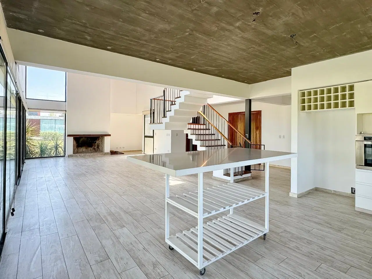 VENTA: casa de 3 dormitorios   comidín con pileta acepta permuta. Rinconada, ibarlucea 8