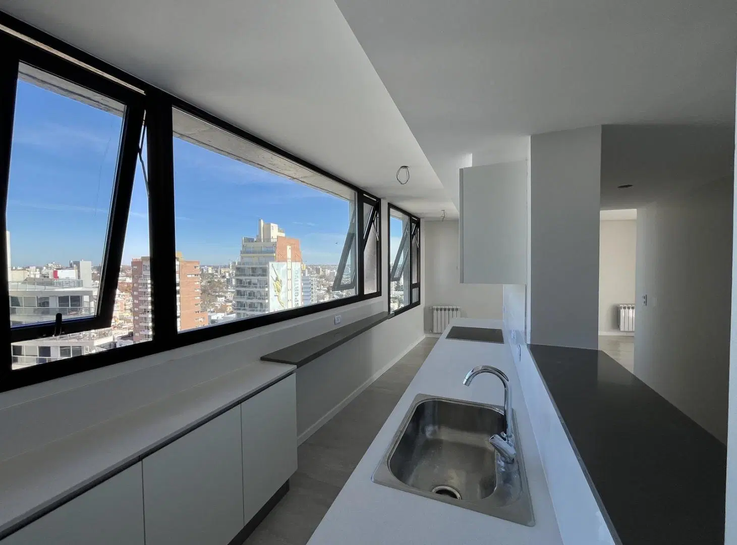 VENTA: Departamento de dos dormitorios con cochera, Fundar Brisa, arroyito 5