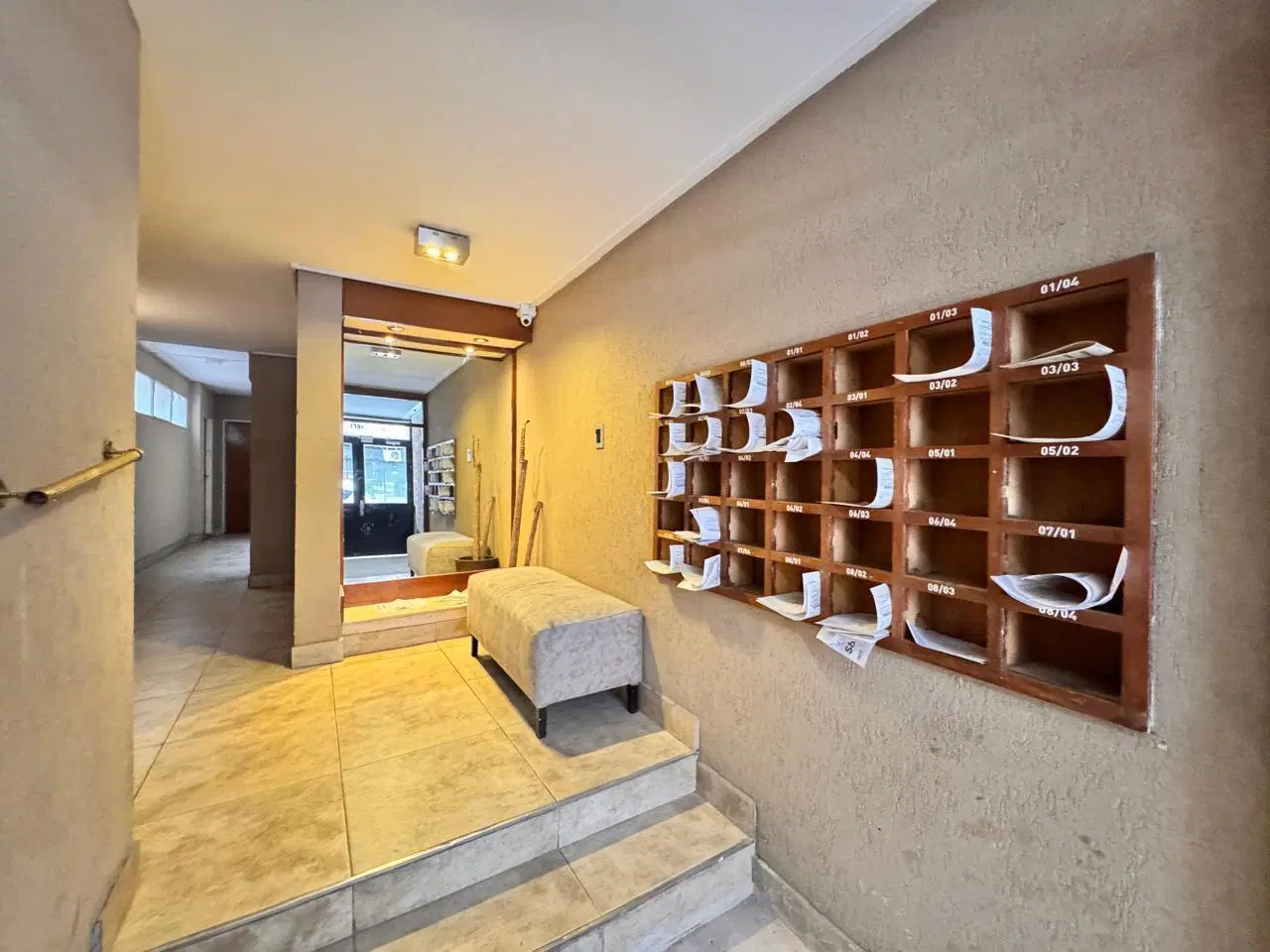VENTA: Departamento de un dormitorio al frente con balcón. Ideal inversores. 5