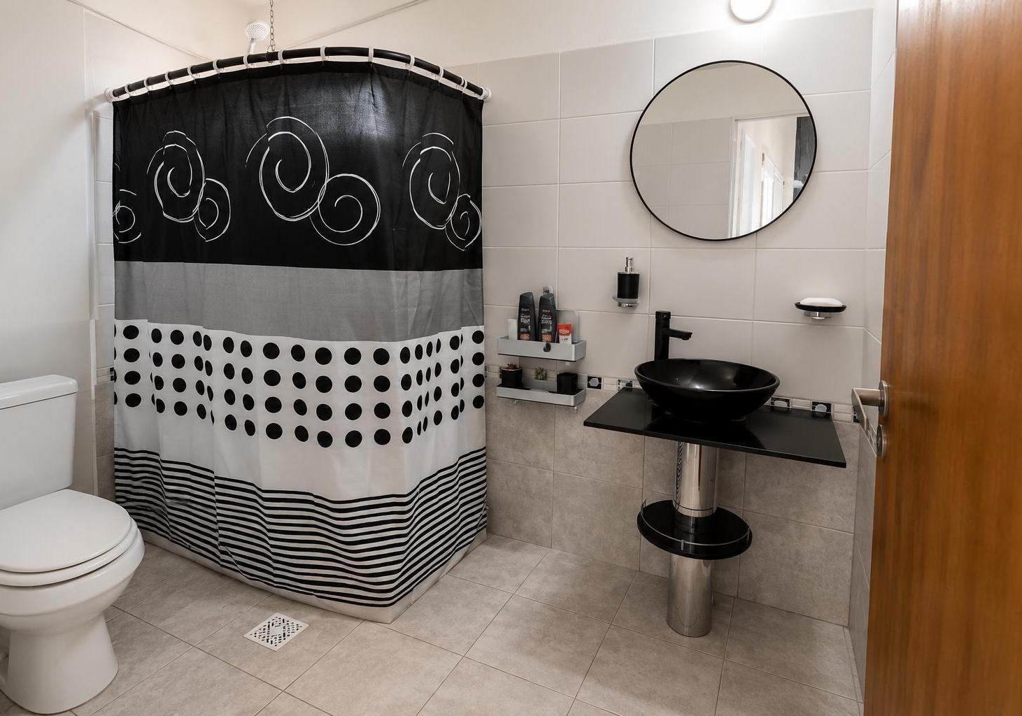 Foto de Venta - Casa de un dormitorio con galería y pileta en Punta Chacra, imagen 4
