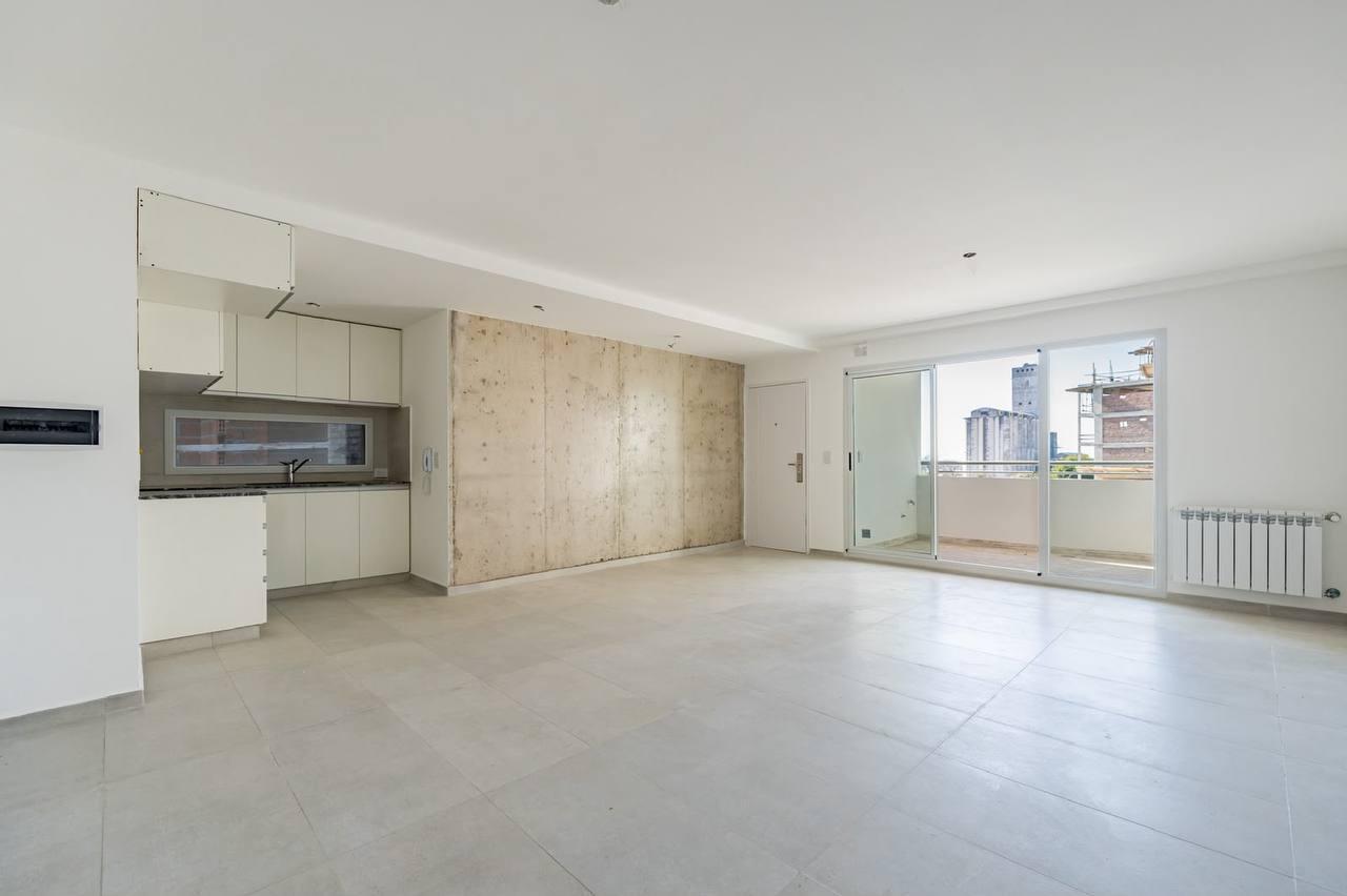 Foto de VENTA: departamento de dos dormitorios con doble balcón y cochera en, imagen 1