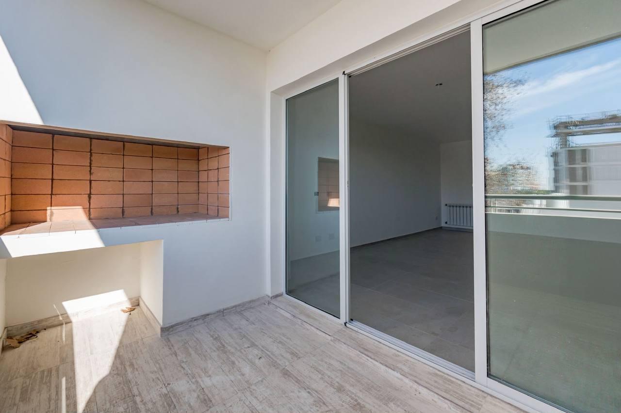 Foto de VENTA: departamento de dos dormitorios con doble balcón y cochera en, imagen 5