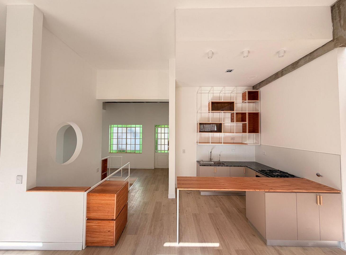 Foto de VENTA - Sarmiento y Montevideo: Casa de diseño remodelada. Tres, imagen 4
