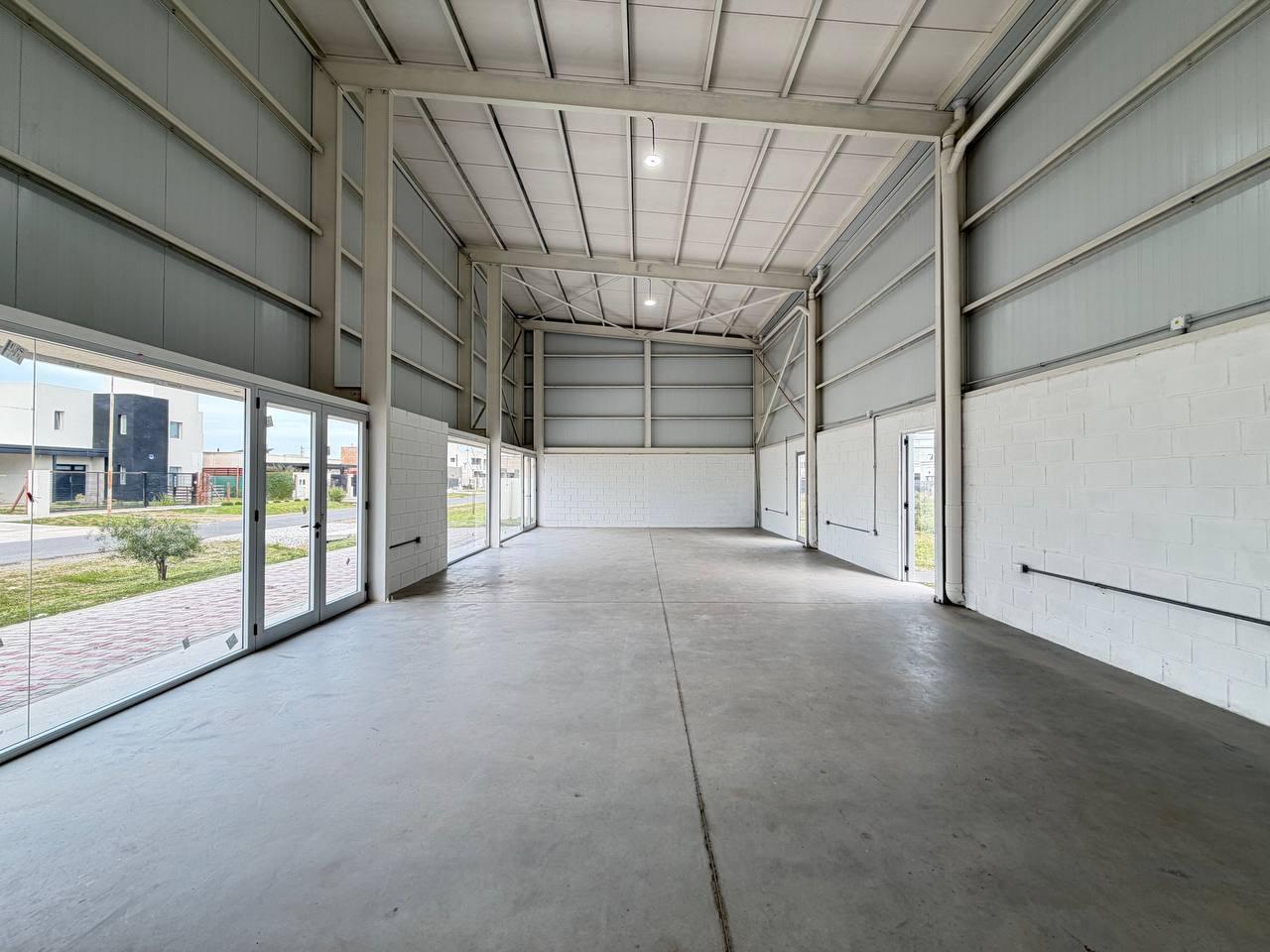 Foto de Venta local en esquina con 185 m2 cubiertos. Don Mateo, Funes, imagen 2