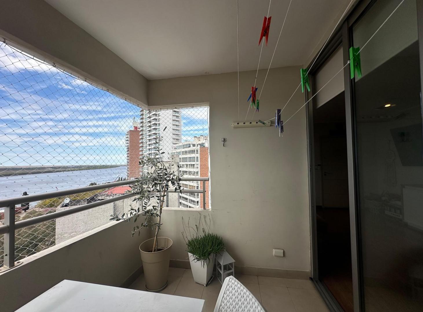 Foto de Piso exclusivo de dos dormitorios con vista franca al rio, cochera y, imagen 2