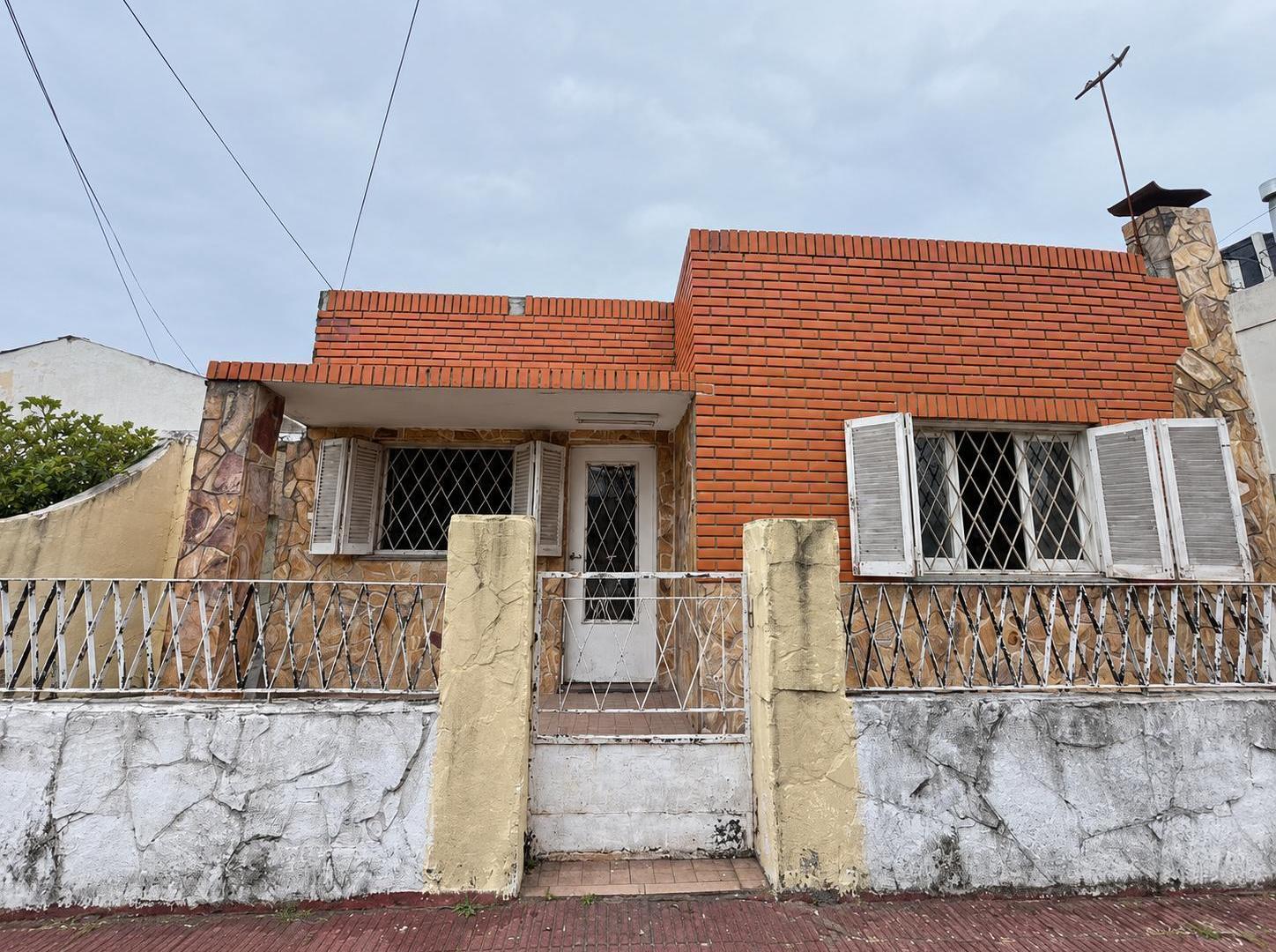 Foto de Casa de dos dormitorios con patio en La Florida. Ideal para reciclado, imagen 5