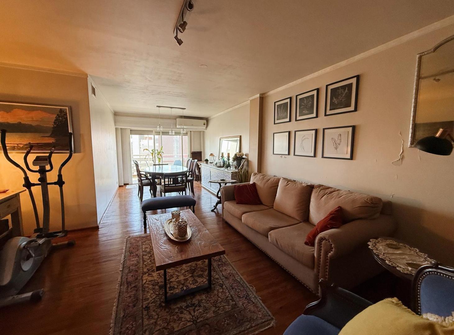 Foto de Departamento 3 dormitorios + comodin con cochera, pileta y parrila, imagen 3