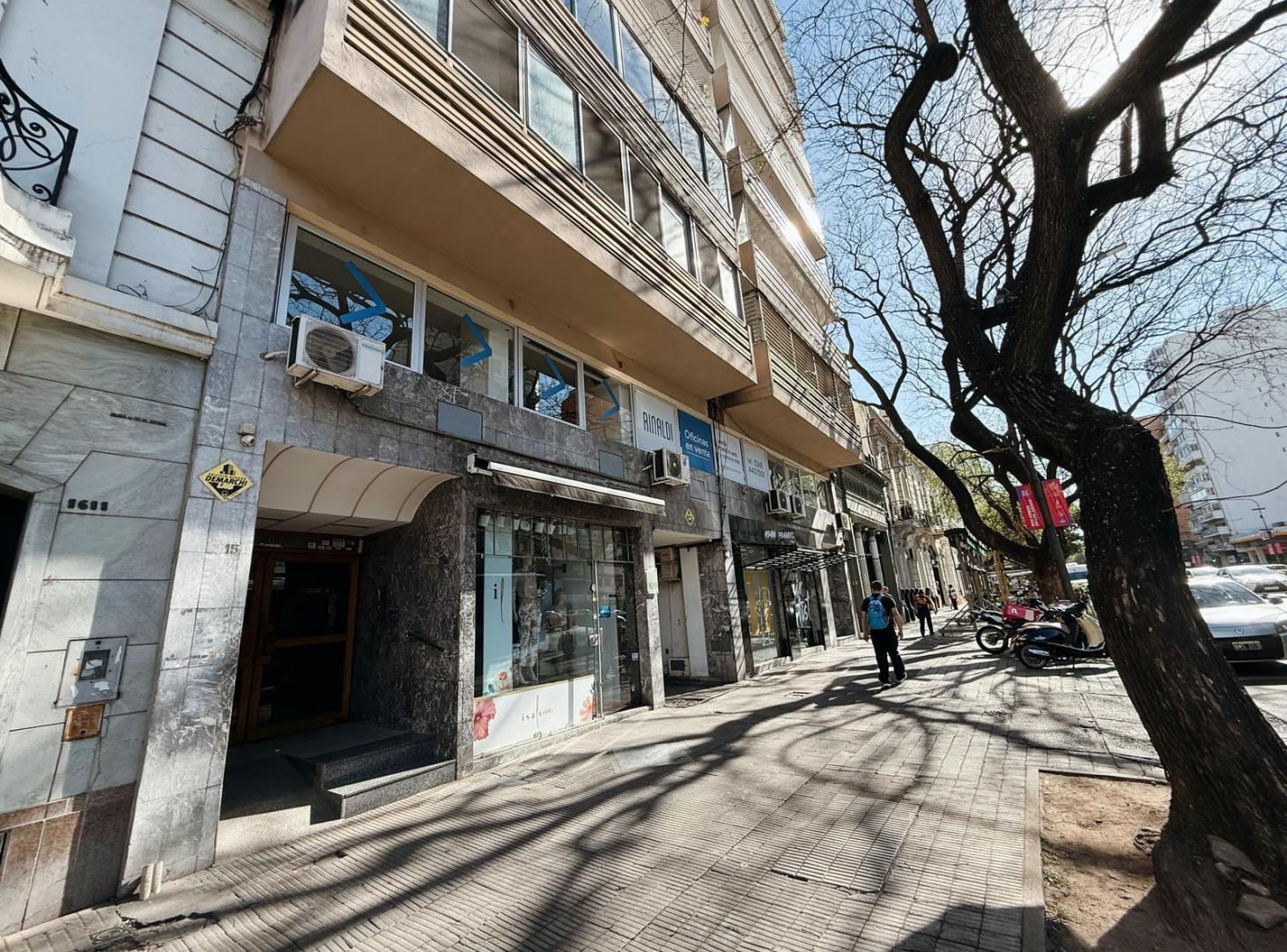 Foto de Departamento 3 dormitorios + comodin con cochera, pileta y parrila, imagen 1