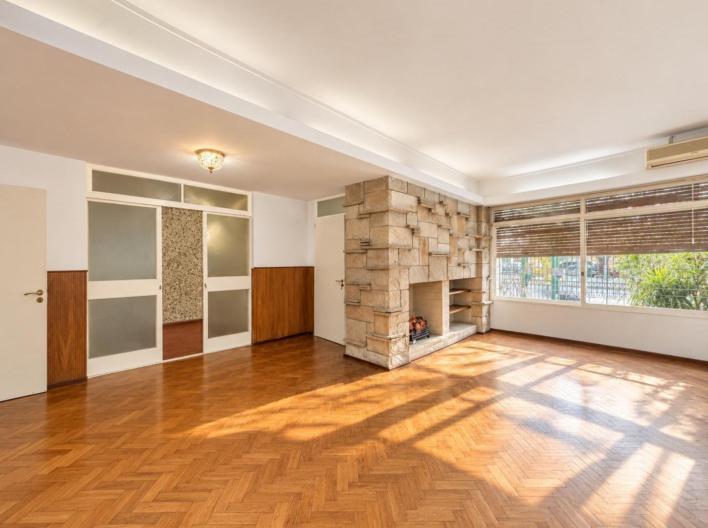 Foto de VENTA-Casa de tres dormitorios, patio, cochera y parrillero en Bv Oroño, imagen 2