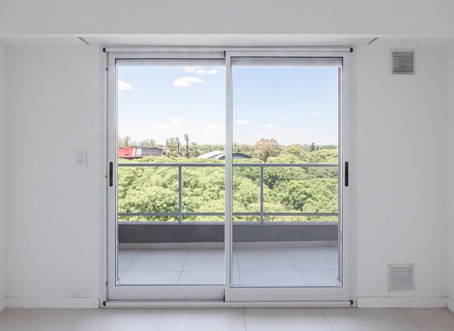 Foto de VENTA: Departamento dos dormitorios con balcón frente al Parque, imagen 1
