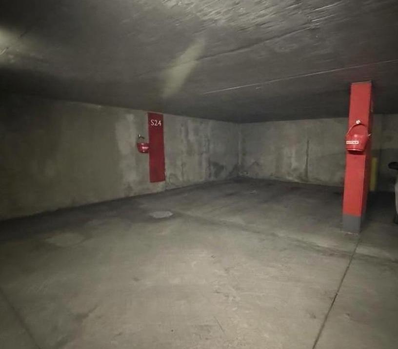 Foto de Cochera a la venta en España al 900, imagen 4