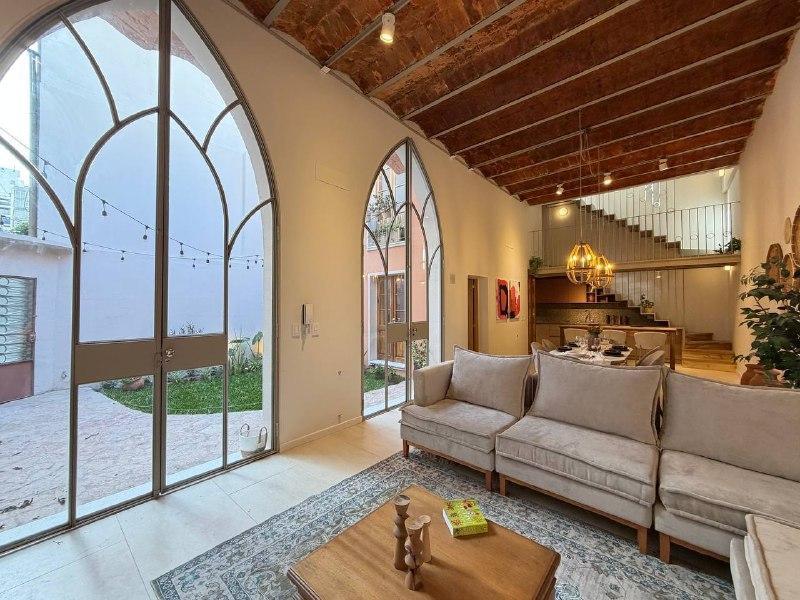 Foto de Venta casa de pasillo de tres dormitorios reciclada con jardín y pileta, imagen 1
